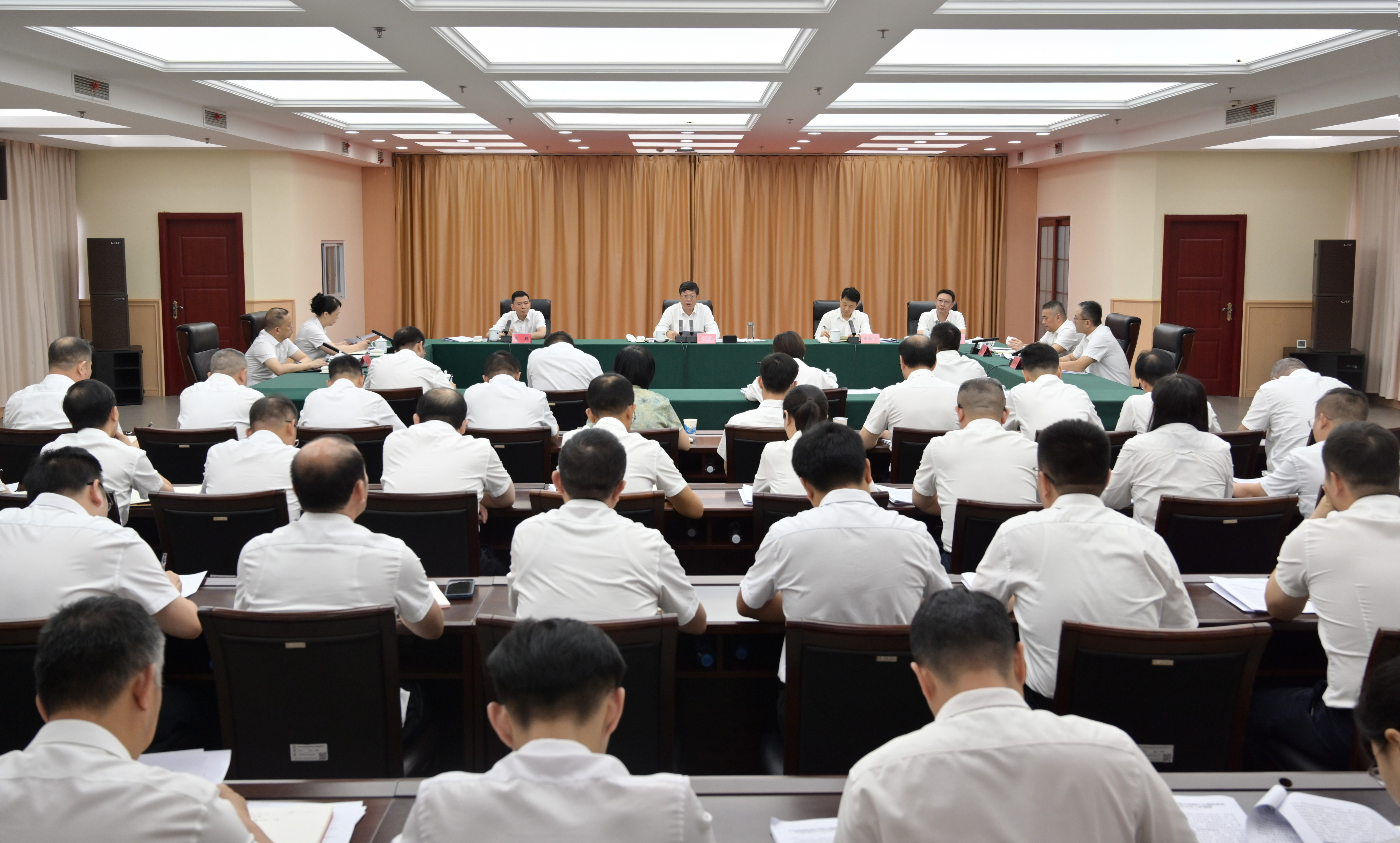 市纪委常委会（扩大）会议召开
