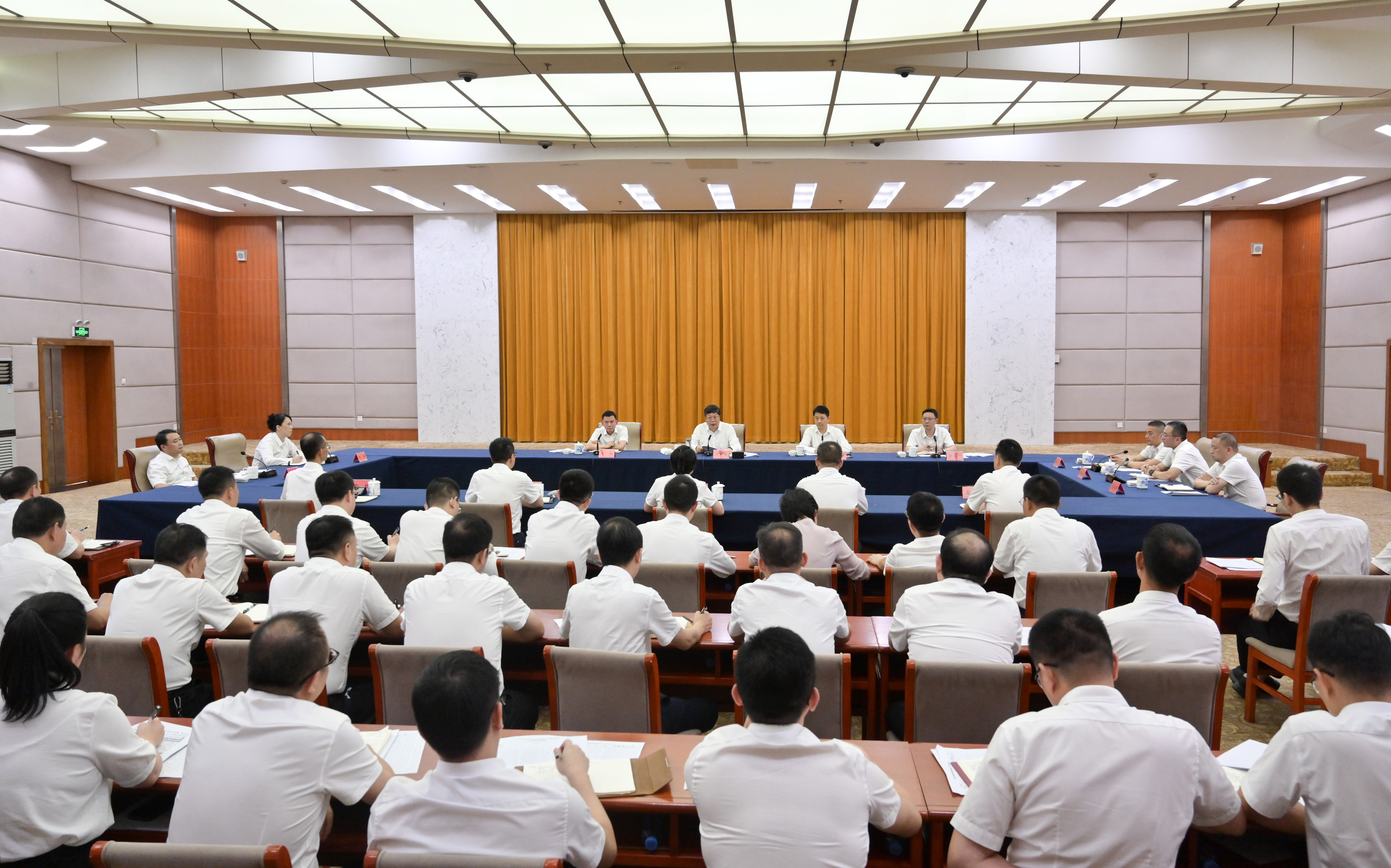 全市群众身边不正之风和腐败问题集中整治工作调度会召开